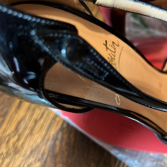 Christian Louboutin SZ8 4” heel black patent leather needs TLC red souls $16 - Picture 5 of 8